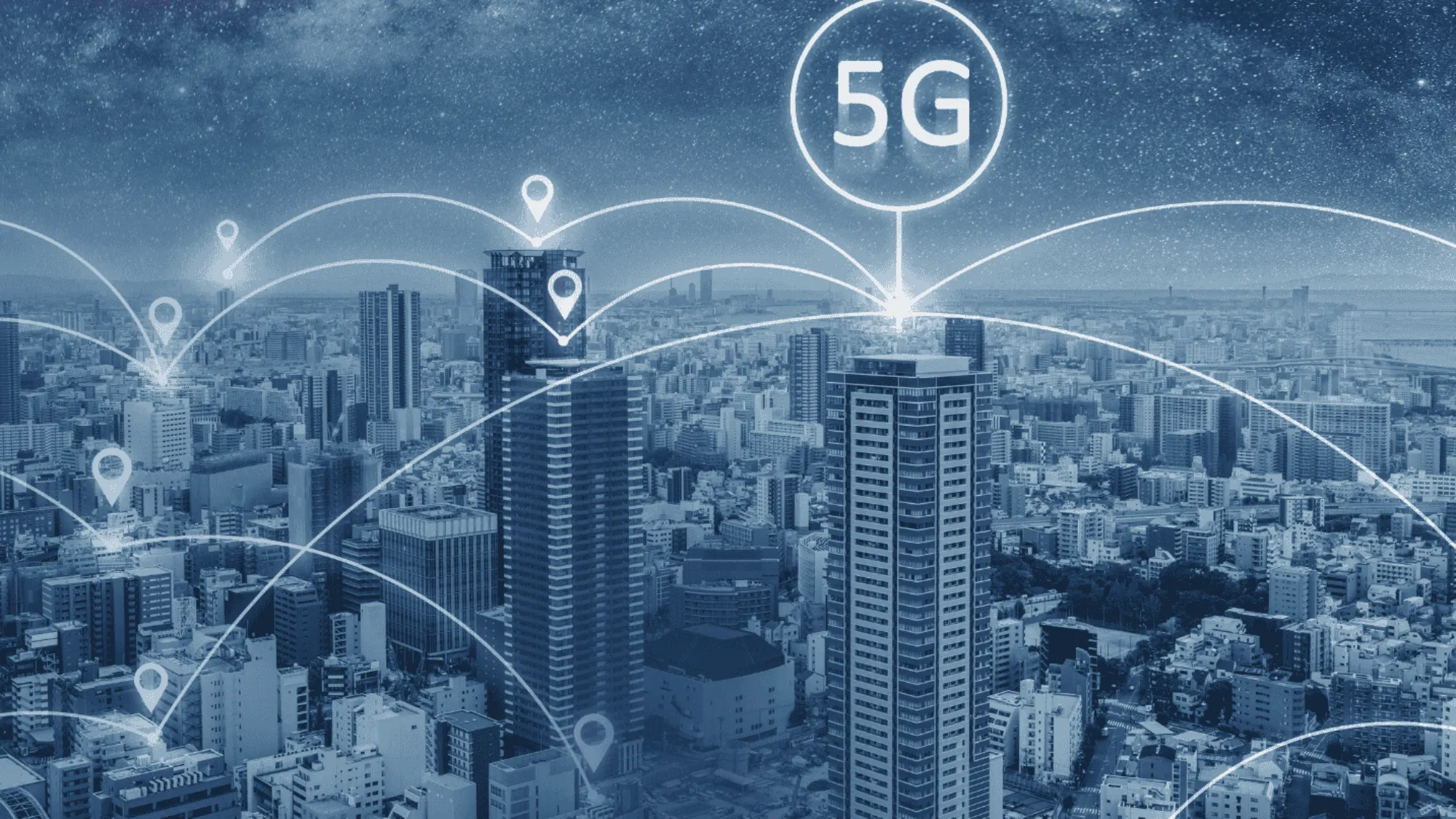 Antena de rede 5G contra o céu